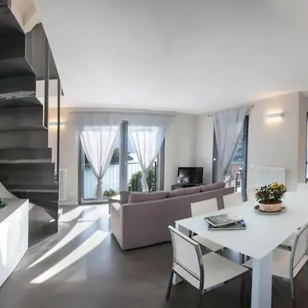 Golfo Comacina Apartment