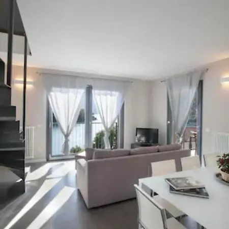 Golfo Comacina Apartment *